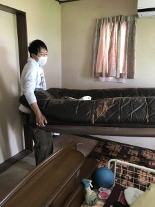 家具移動中